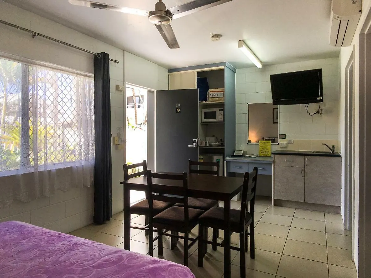 South Cairns Resort 3*,